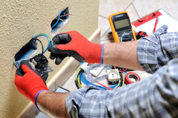 Avoid Electrical Hazards in a Wet Basement in Greater Omaha