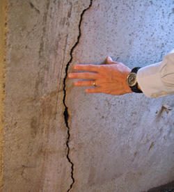 foundation wall crack in Burlington, Iowa