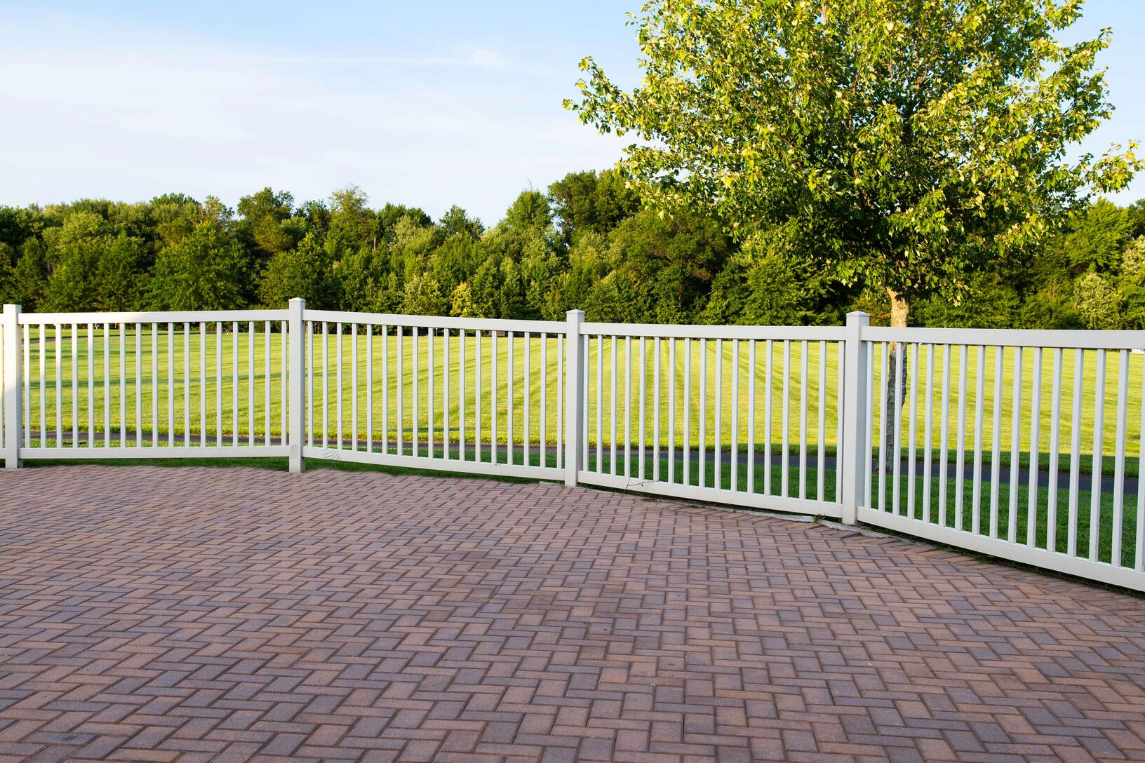 Elevating Landscapes: Timeless Elegance through Aluminum Fence ...