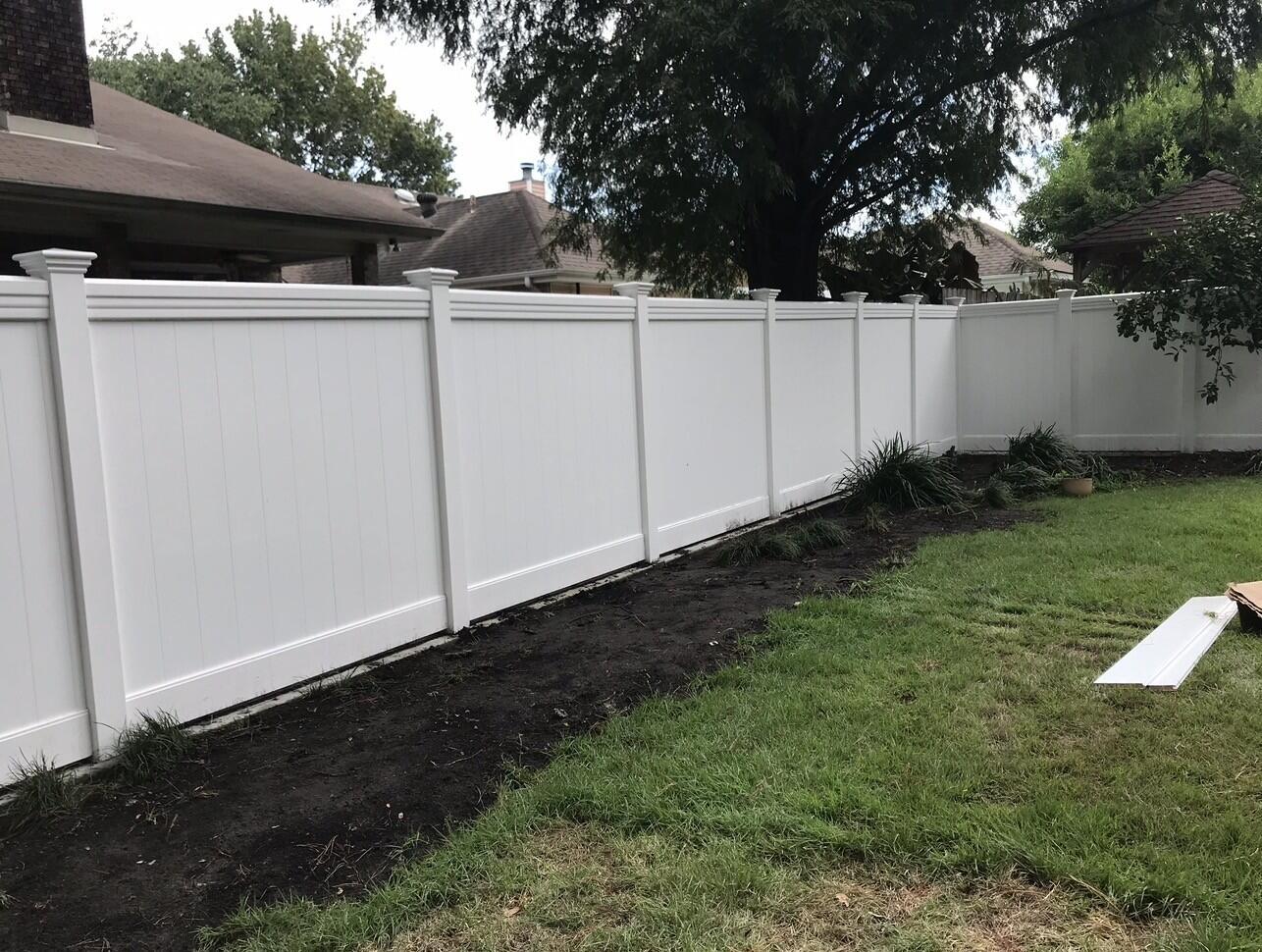 Vinyl Fencing in Louisiana