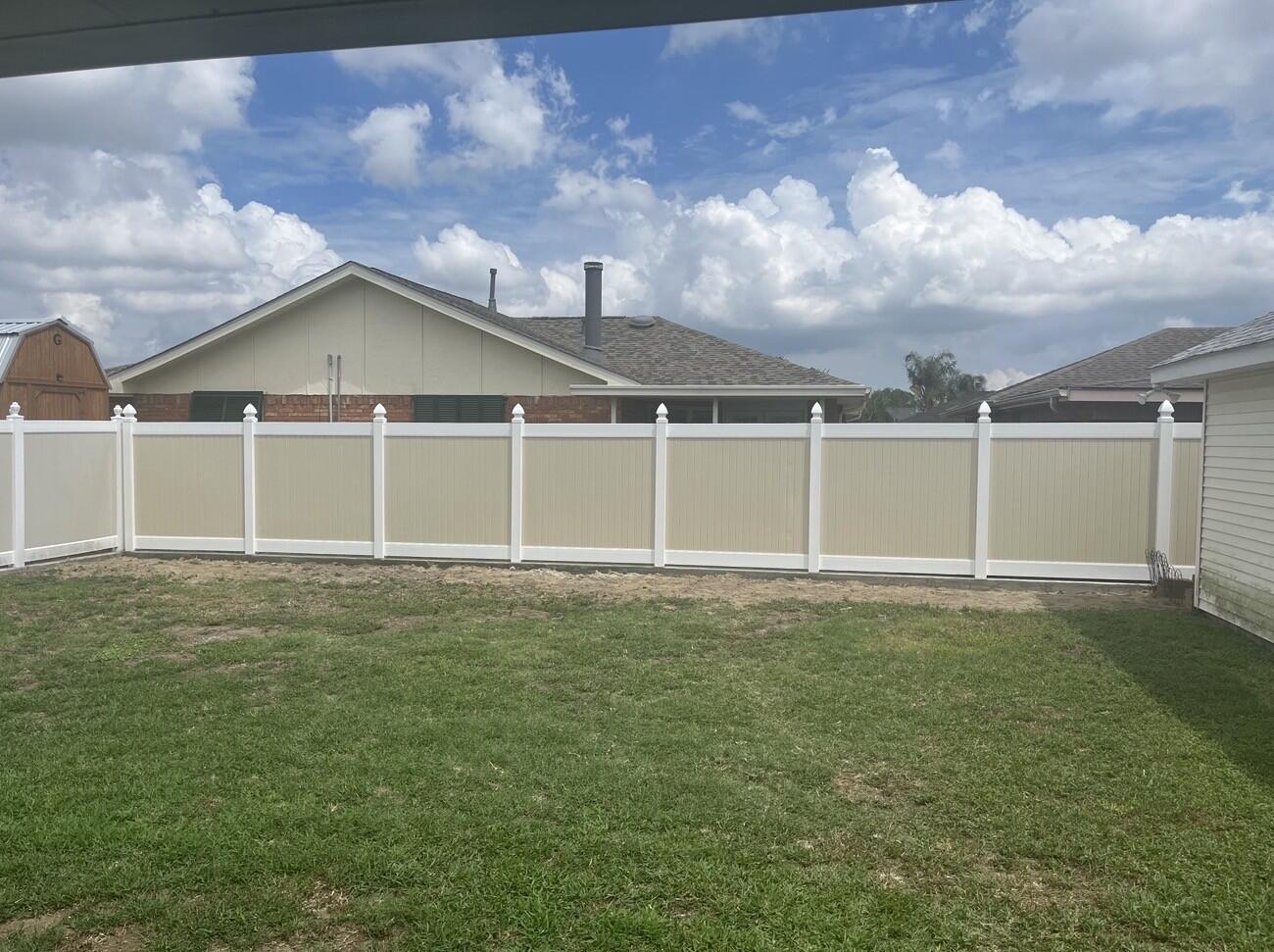 Vinyl Fencing in Louisiana