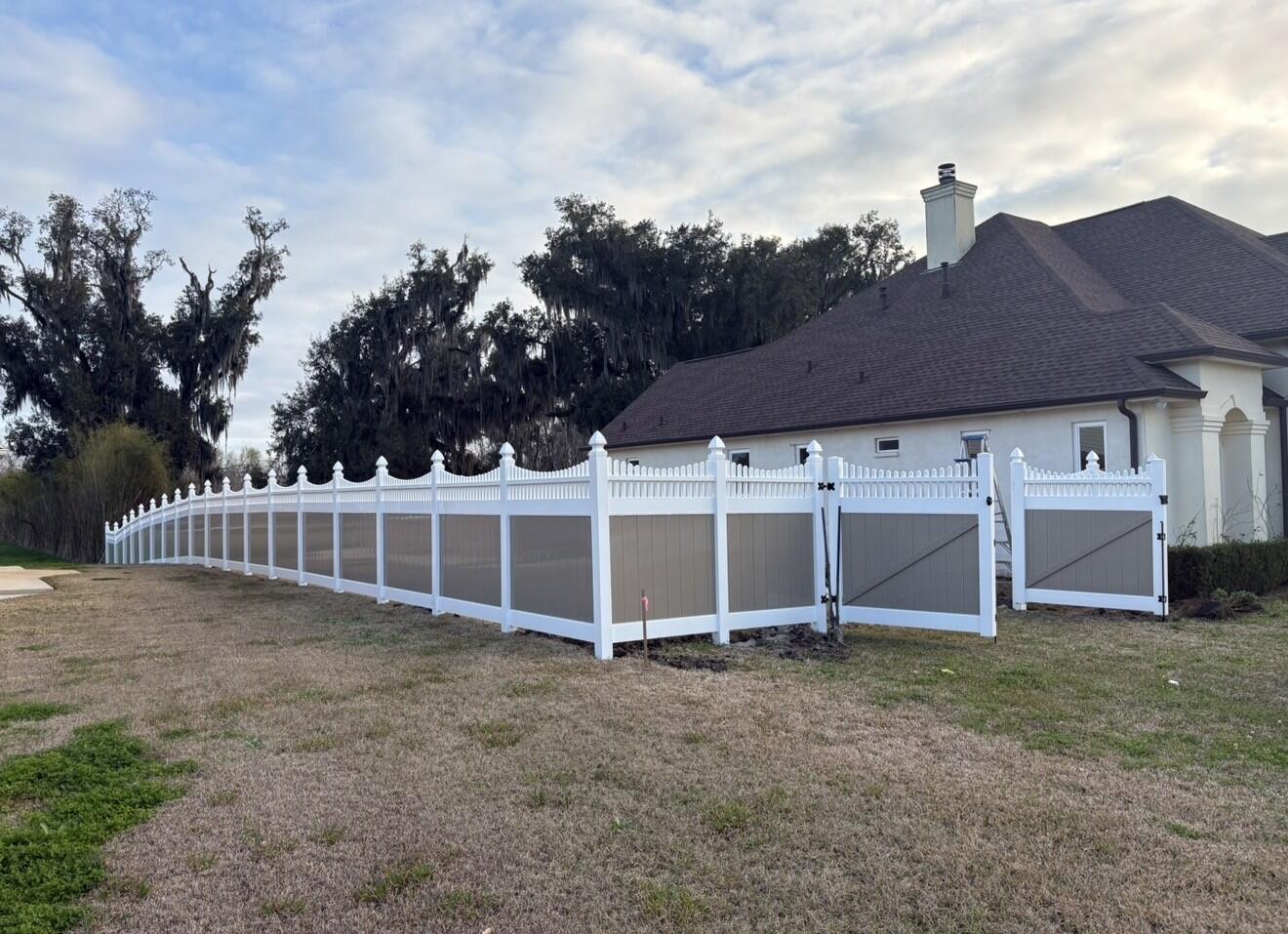 Vinyl Fencing in Louisiana