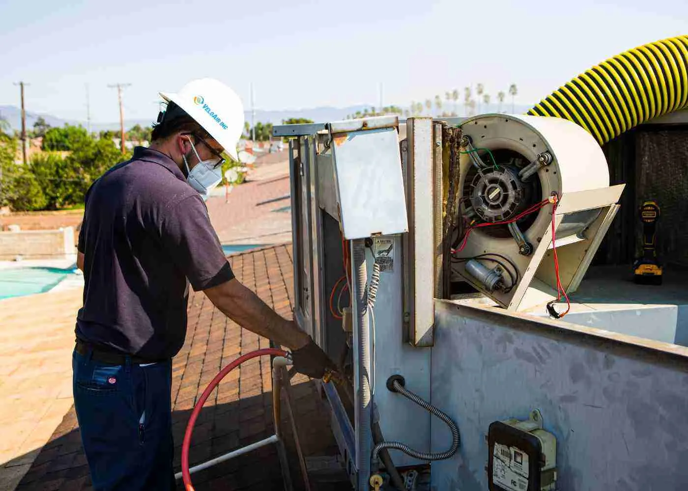 Air Conditioner Cleaning Technician Velo Air Inc in Southern California