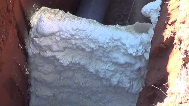 See PolyLevel Trench Breakers in action and learn why it's the superior alternative to sandbags for pipeline installation.