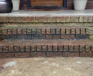 Sinking stairs repaired with PolyLevel&reg; [city 1]