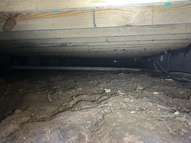 Water in crawl space in Brookhaven, MS