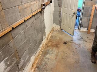 Leaking Basement Walls in Louin, MS
