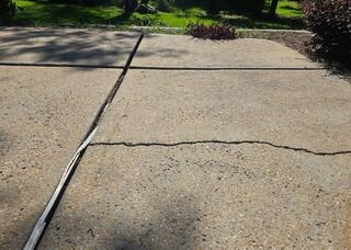 Cracking Concrete in Crosby, MS