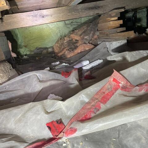 Crawl space renovation: before and after in Saint-Jean-de-l'Île-d'Orléans, Quebec - Before Photo