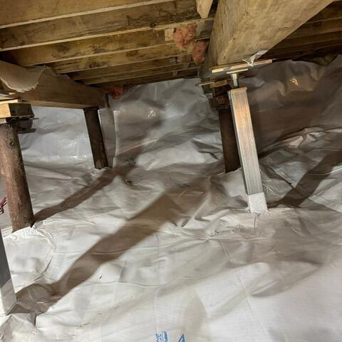 Reinforced and restored crawl space in Notre-Dame-Des-Bois, Quebec - After Photo
