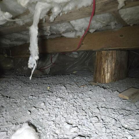 Reinforced and restored crawl space in Notre-Dame-Des-Bois, Quebec - Before Photo