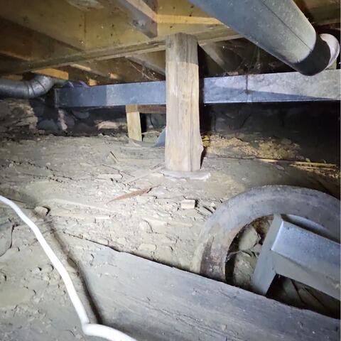 Repairing a crawl space in Waterville, Quebec - Before Photo