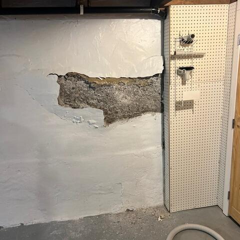 A waterproof basement in Saint-Bernard, Quebec - Before Photo