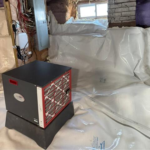 Effective encapsulation and drainage for a healthy crawl space in Saint-Cyprien, QC - After Photo