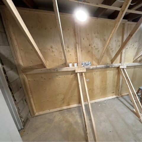 Foundation wall stabilized against hydrostatic pressure and cracks in Saint-Camille-de-Lellis, QC - Before Photo