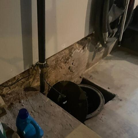 Extensive protection against moisture and water infiltration in Lawrenceville, Quebec - Before Photo