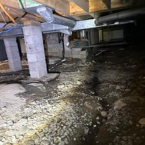 A lasting solution for a damp crawl space in Notre-Dame-du-Mont-Carmel, Quebec - Before Photo