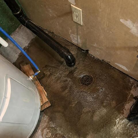 Installation of a SuperPump sump pump in Maskinonge, Quebec - Before Photo