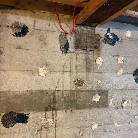 Foundation Crack Repair with FlexiSpan in Montreal-ouest, Qc - Before Photo