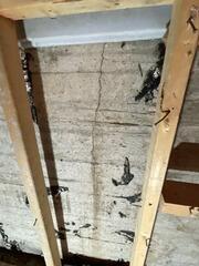 Colmatage d'une fissure dans le sous-sol avec notre système FlexiSpan