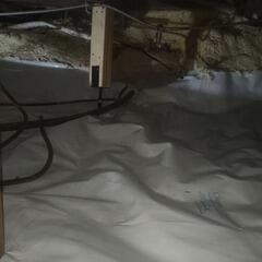 Un vide sanitaire non isolé causant des mouvements de plancher à Saint-Guillaume, QC