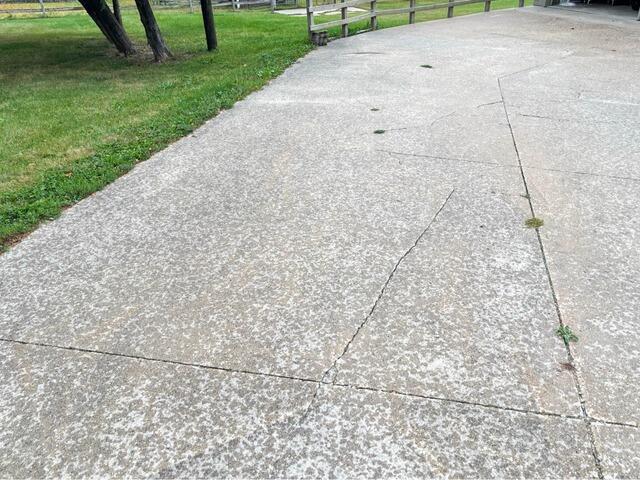 Independence, IA Driveway Repair - Before Photo