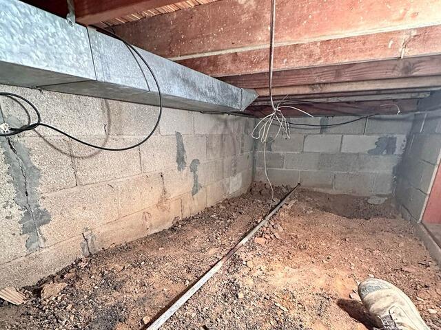 Galesburg, IL Crawl Space Waterproofing - Before Photo