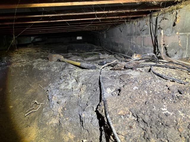 Crawl Space Encapsulation and Dehumidification in East Moline, IL - Before Photo