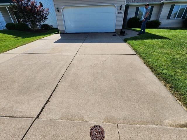 Davenport Driveway Leveling Detached Slabs Raised and Sealed - Before Photo