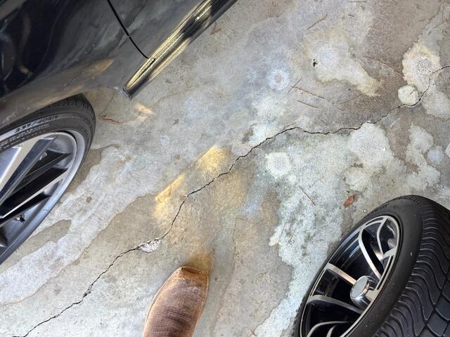 Cracked Garage in Cataula, GA Fixed - Before Photo
