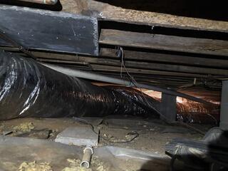 Crawl Space Encapsulation Musty Odor in Cades, SC