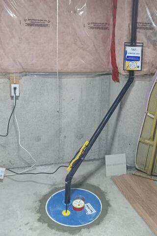 Replace builder sump pump system in Hamilton, ON