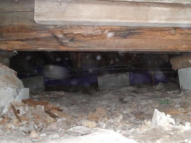 Floor support for sagging Crawlspace in Fort erie, ON - Before Photo