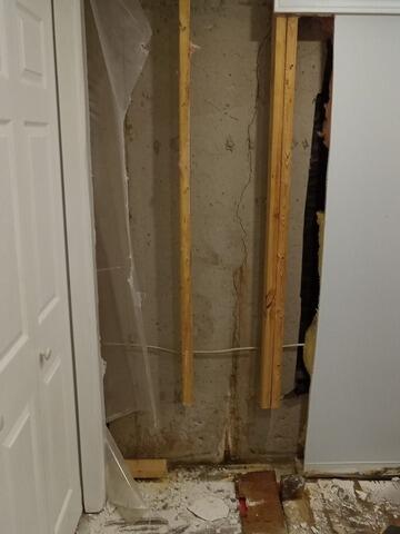 Sealed wall crack in Stoney Creek, ON - Before Photo