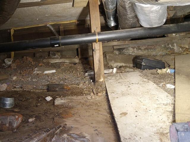 Sealed crawlspace in Hamilton, On