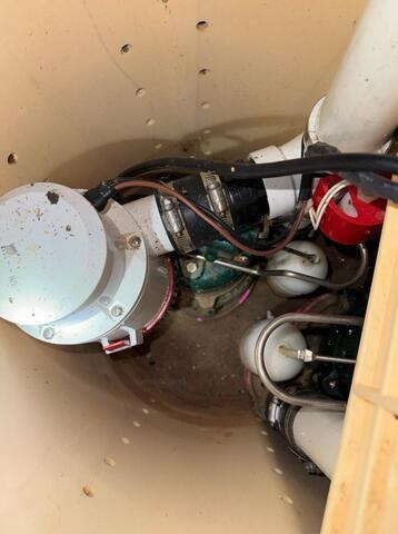 TripleSafe AirTight Lid Keeps Debris Out Of Sump Pump Liner