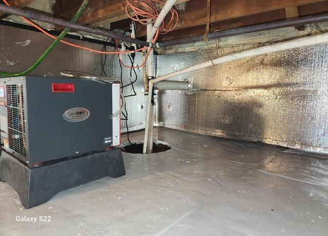 Crawl Space Vapor Barrier, Insulation & Dehumidifier Solve Moisture & Energy Efficiency Issues in Shawano, Wi - After Photo