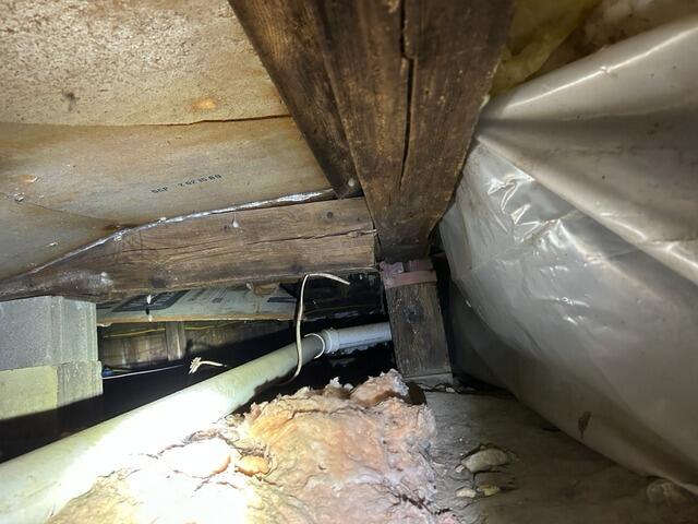 Failing Crawl Space Needs SmartJacks in Jefferson, ME - Before Photo