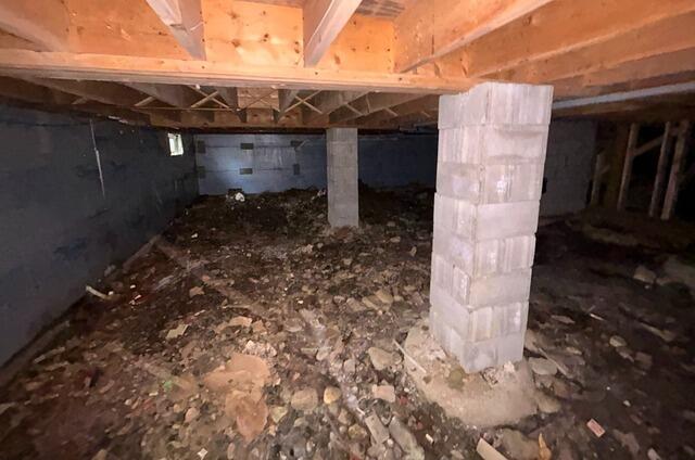 Encapsulating Wet Crawl Space in Boothbay Harbor, Maine - Before Photo