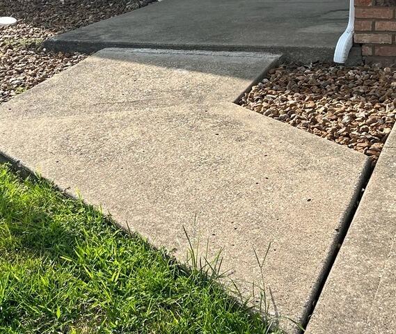 Walkway Transformation in Glen Carbon, IL - Before Photo