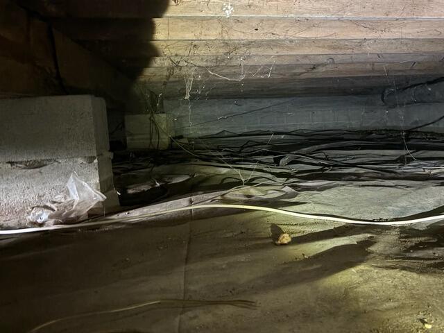 Foundation Support in Sikeston, Missouri - Before Photo