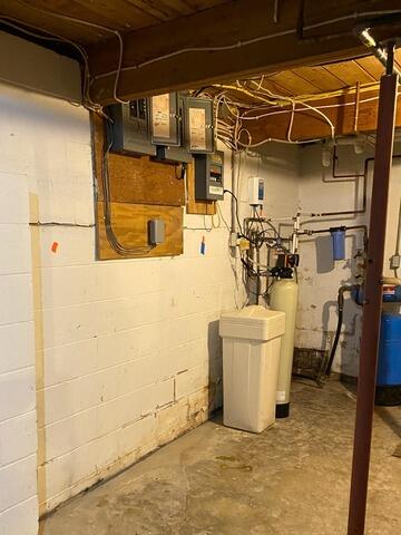 Bad Foundation Repair in Elgin, IA - Before Photo