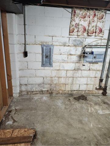 Leaky Basement Repair in Rochester, MN - Before Photo