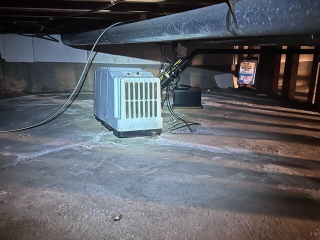 Crawl Space Encapsulation and Humidity Control Upgrade in Surrey