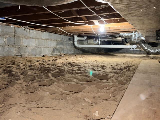 Laurel, DE CrawlSpace Encapsulation - Before Photo