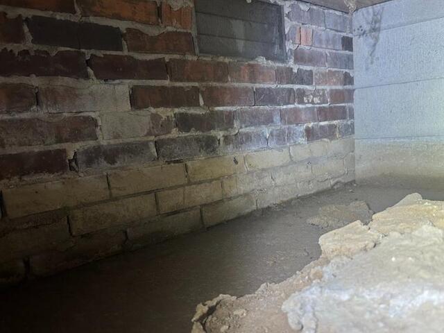 Crawl Space Clean Up in Cabot, AR