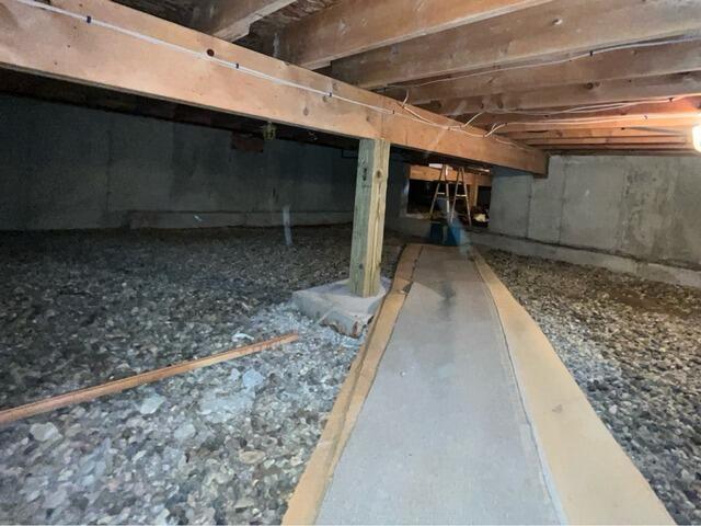 Crawl Space Winterization in Conway, New Hampshire, by Matt Clark's Northern Basement Systems. - Before Photo