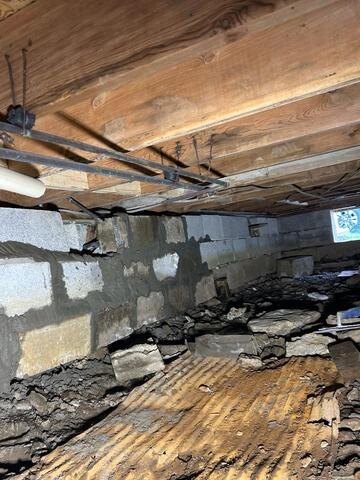 EverBrace and SmartJack Installation in Henderson, NY - Before Photo