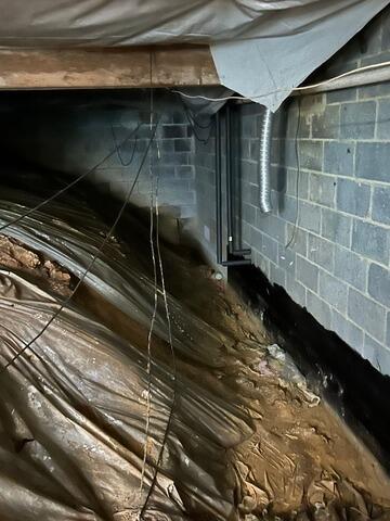 Stafford VA homeowner nasty wet crawl space encapsulation