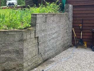 Collapsing Retaining Wall in Sadieville, Kentucky